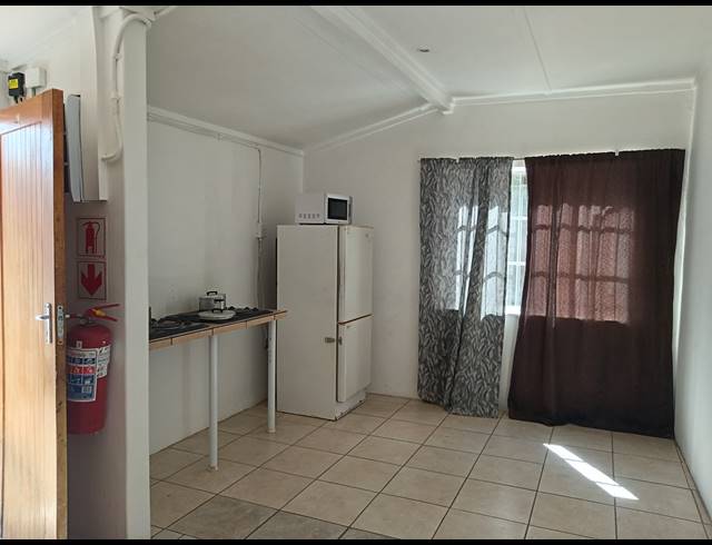 6 BEDROOM HOUSE FOR SALE IN BRANDWAG